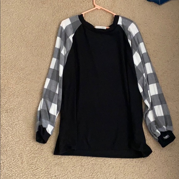 Chic Soul Sweaters - Black and white shirt